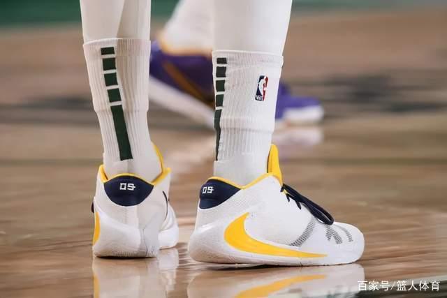 WNBA明星与球迷冲突：她重申必须获得尊重